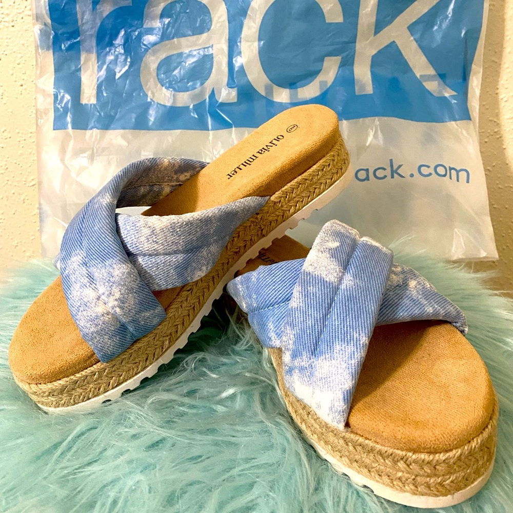 Nordstrom Rack: Olivia Miller baby blue/white sandals Size:9